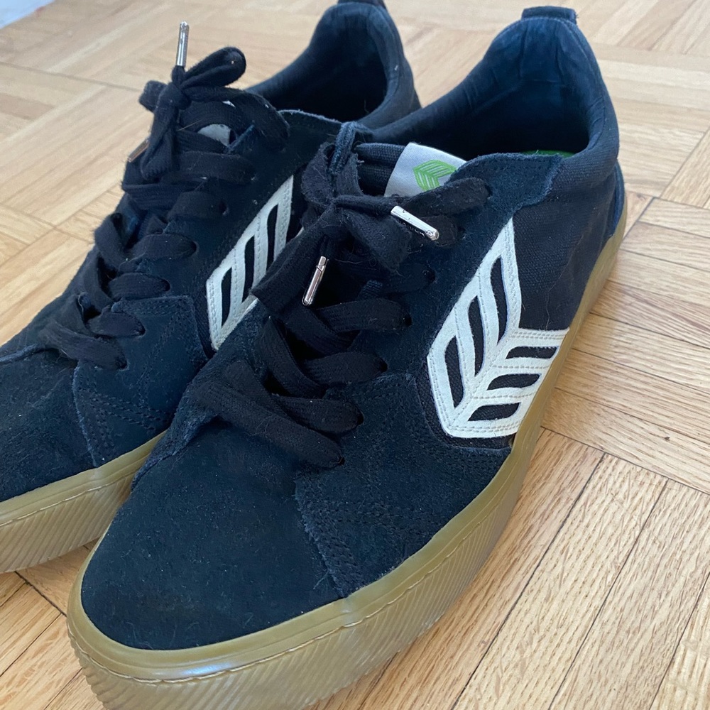 Cariuma Skate Shoes